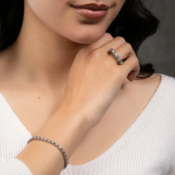 Half Tennis Bracelet 16 Bezels